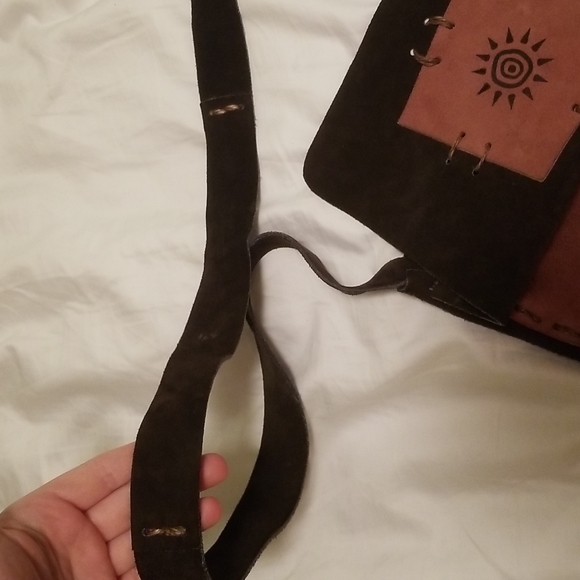 Leather hand made cross body bag. - Picture 5 of 7